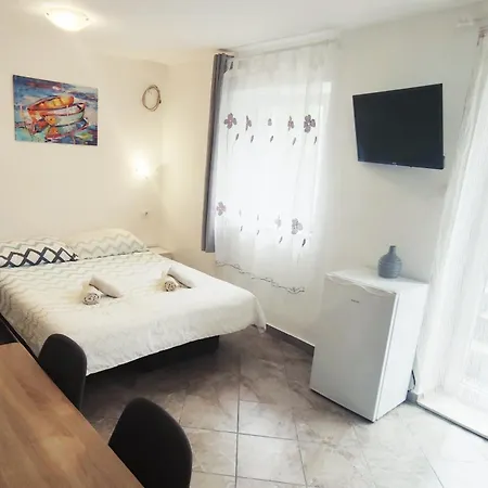 Apartments Close To Sandy Beach Split Room photo